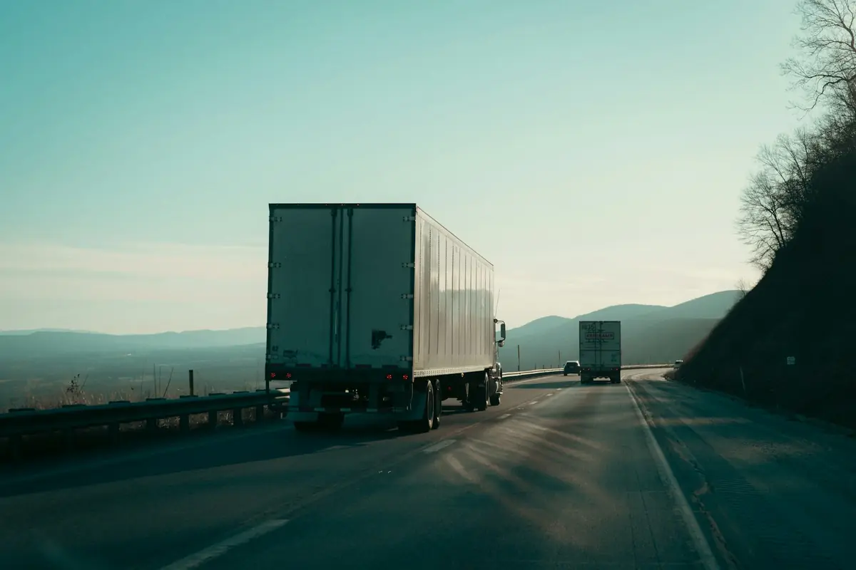 Camion sur une route